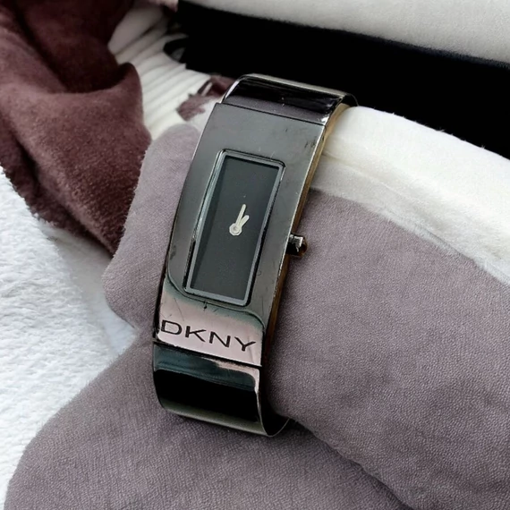 DKNY Black Karóra