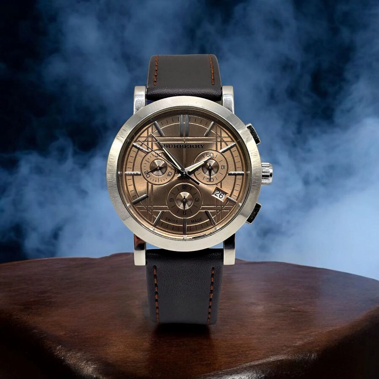 Burberry Elegant Chronograph Swiss Made Karóra